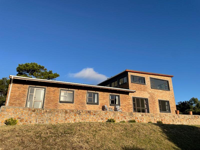 5 Bedroom Property for Sale in Capri Western Cape
